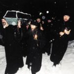 Изнесение обретенных останков блаженной старицы Матроны из Даниловского кладбища. Полночь 8 марта 1998 года